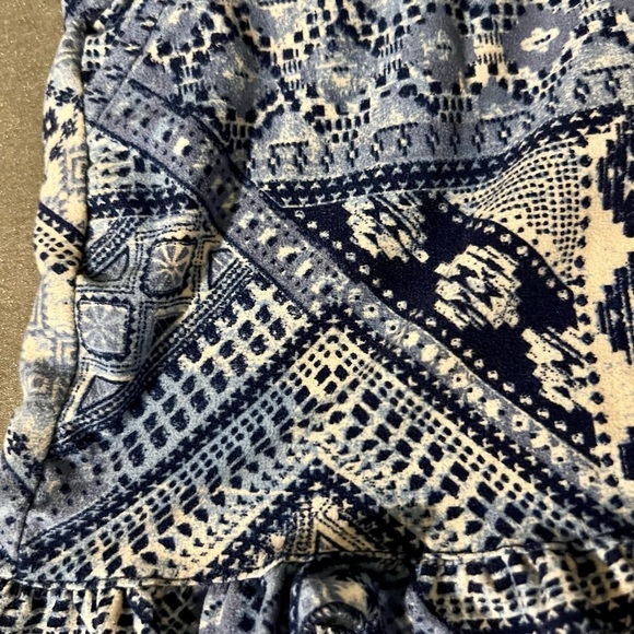 Blue Boho Geometric Print Ruffle Hem Shorts – Girls Size 6X - Picture 2 of 4